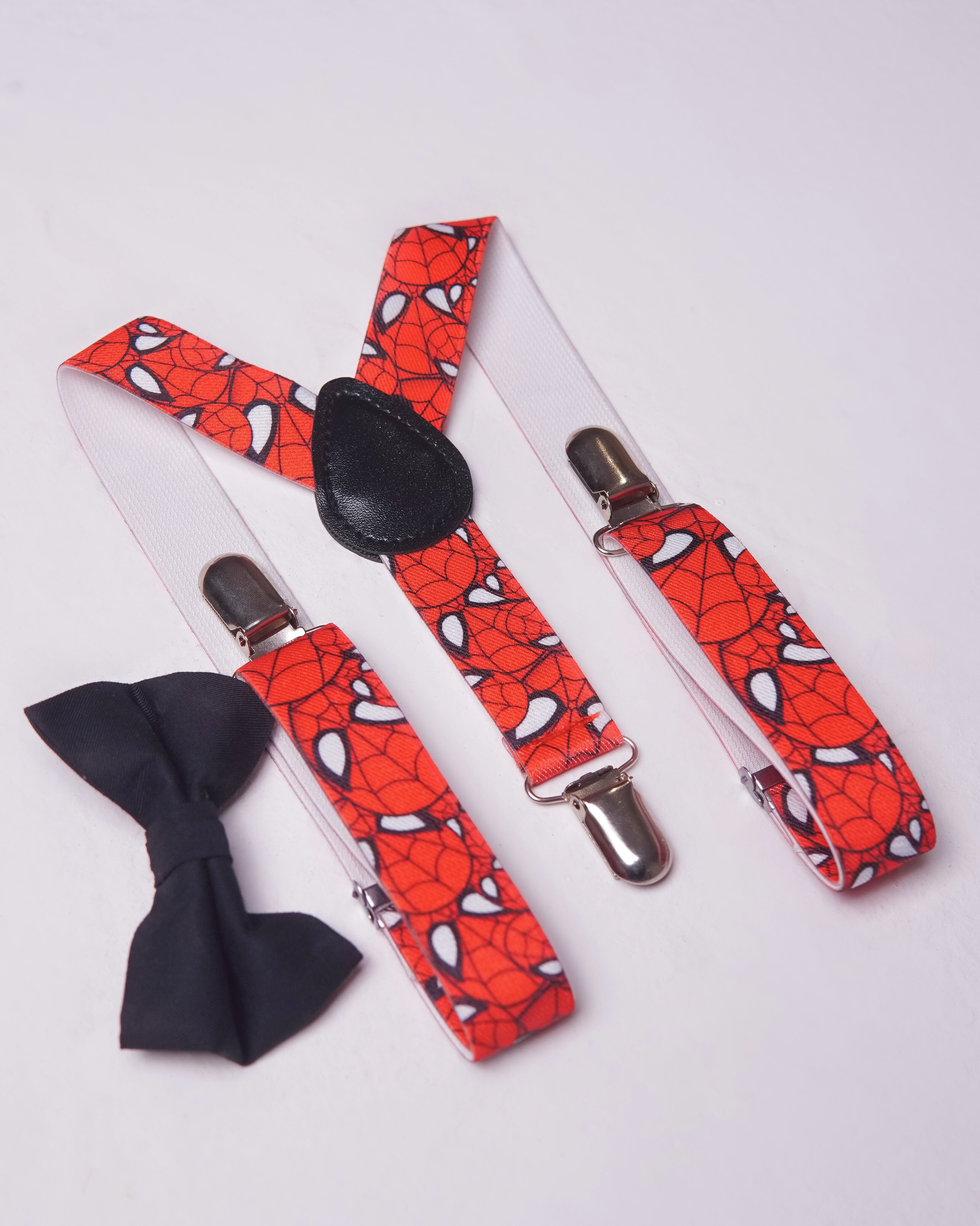 SPIDERMEN SUSPENDER WITH PLAIN BLACK BOW