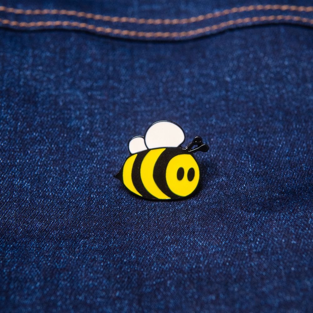 THE BUMBLE BEE PIN