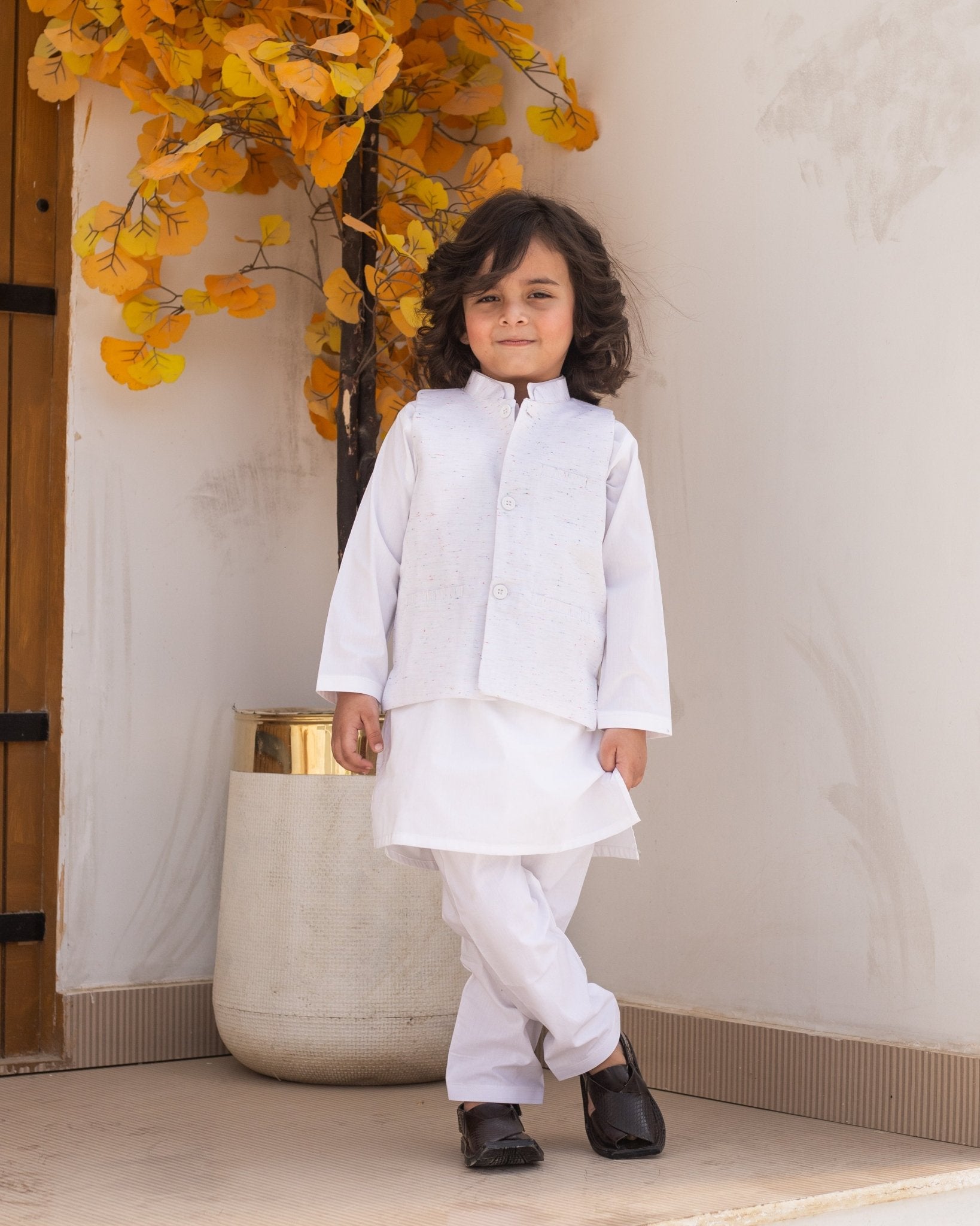 girl white waistcoat kurta