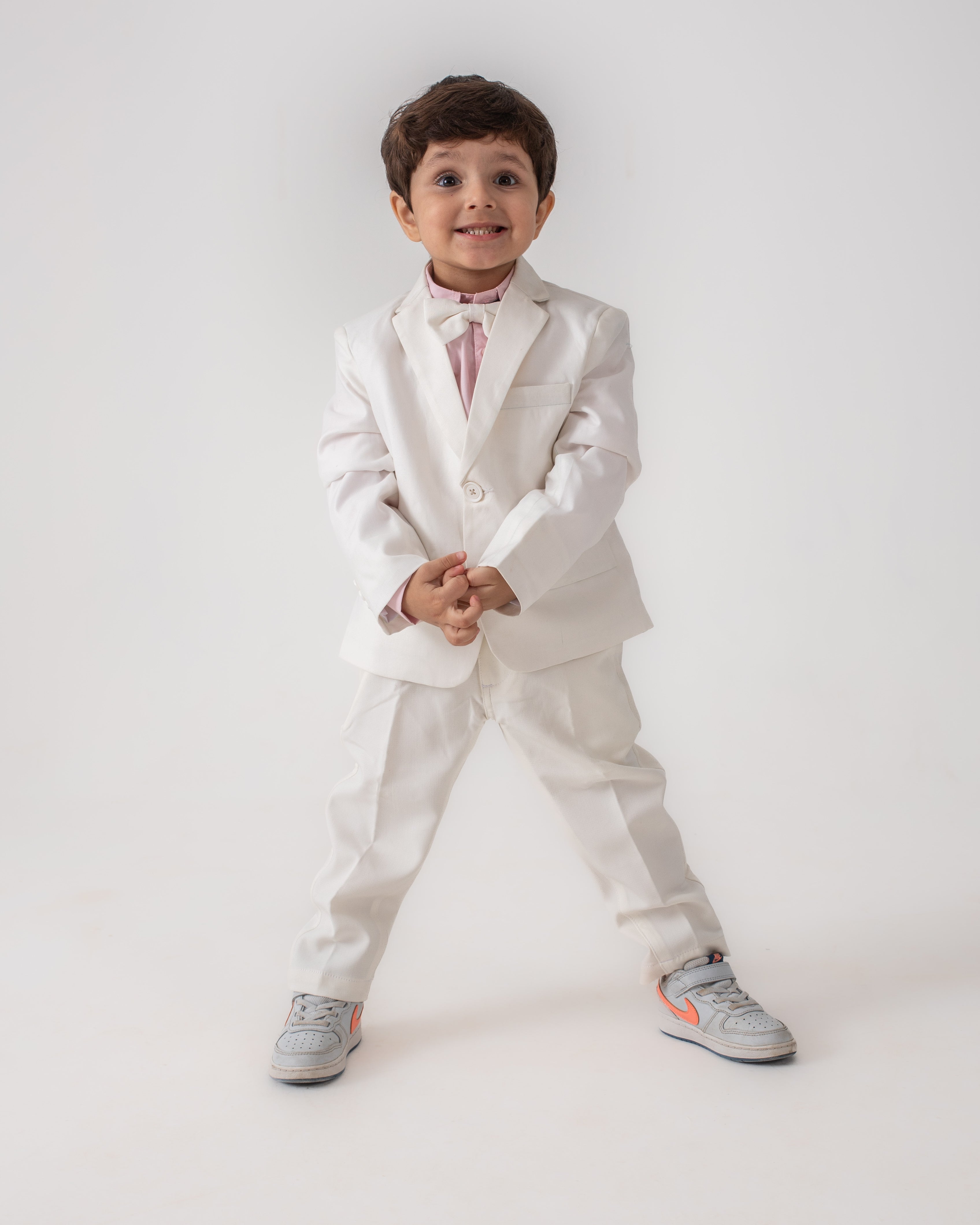 4 PC WHITE BLAZER OUTFIT