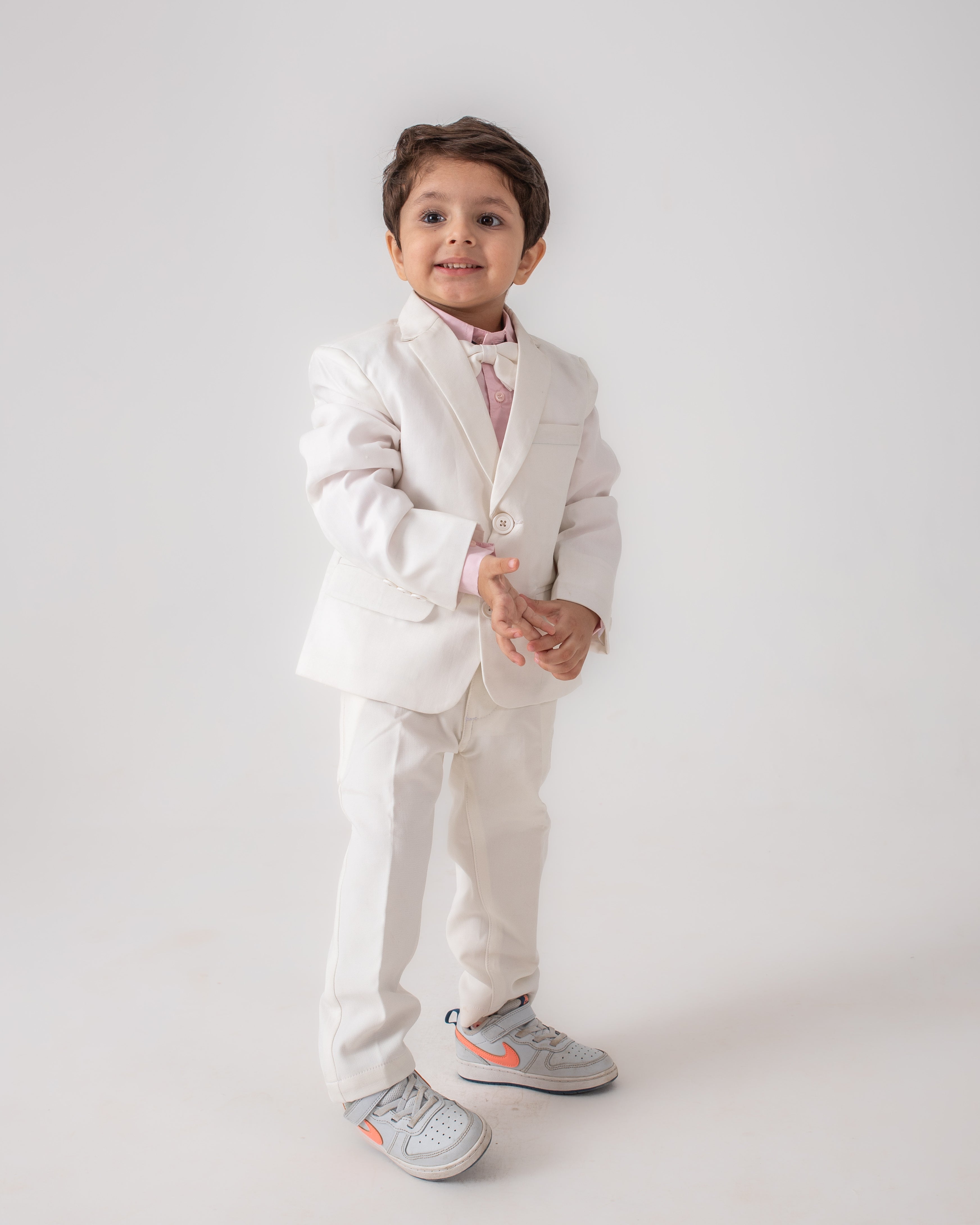 4 PC WHITE BLAZER OUTFIT